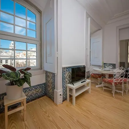Luxurious Cais Do Sodre, 4 Bedrooms With View Lägenhet