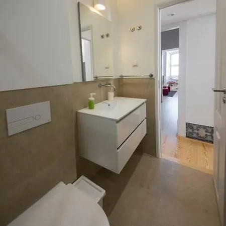 Luxurious Cais Do Sodre, 4 Bedrooms With View Apartman