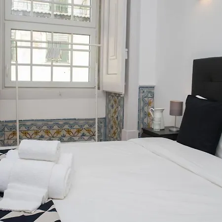 Luxurious Cais Do Sodre, 4 Bedrooms With View Apartment