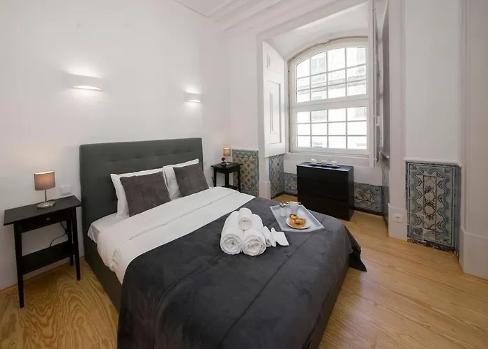 Lejlighed Luxurious Cais Do Sodre, 4 Bedrooms With View Lisboa