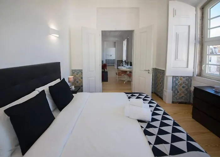 Luxurious Cais Do Sodre, 4 Bedrooms With View