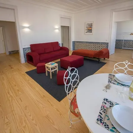 Daire Luxurious Cais Do Sodre, 4 Bedrooms With View Lisboa
