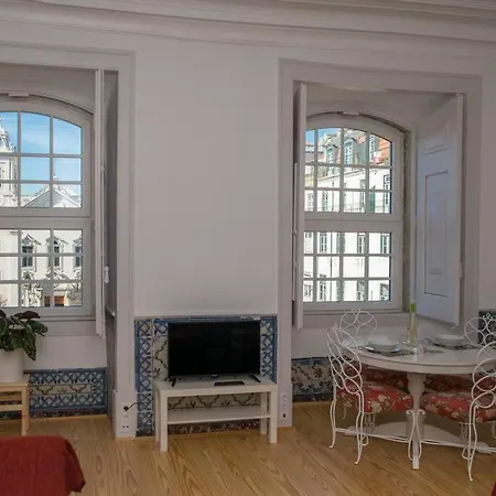 Luxurious Cais Do Sodre, 4 Bedrooms With View Lisboa