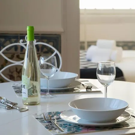 Daire Luxurious Cais Do Sodre, 4 Bedrooms With View Lisboa