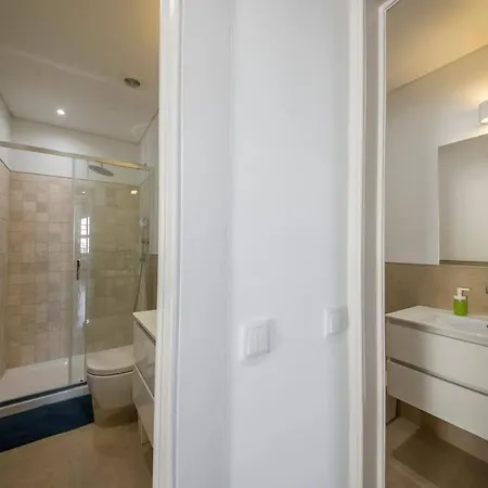 Luxurious Cais Do Sodre, 4 Bedrooms With View Apartment Lisbon