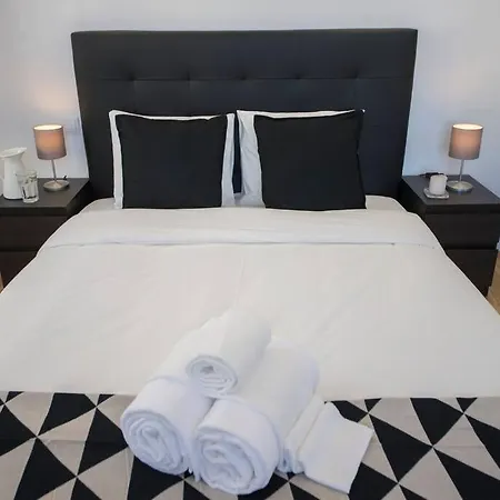 Luxurious Cais Do Sodre, 4 Bedrooms With View Apartment Lisbon