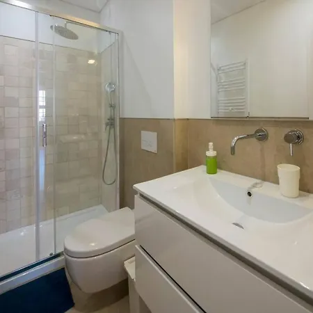 Apartment Luxurious Cais Do Sodre, 4 Bedrooms With View Lisbon