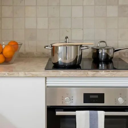 Luxurious Cais Do Sodre, 4 Bedrooms With View Apartment